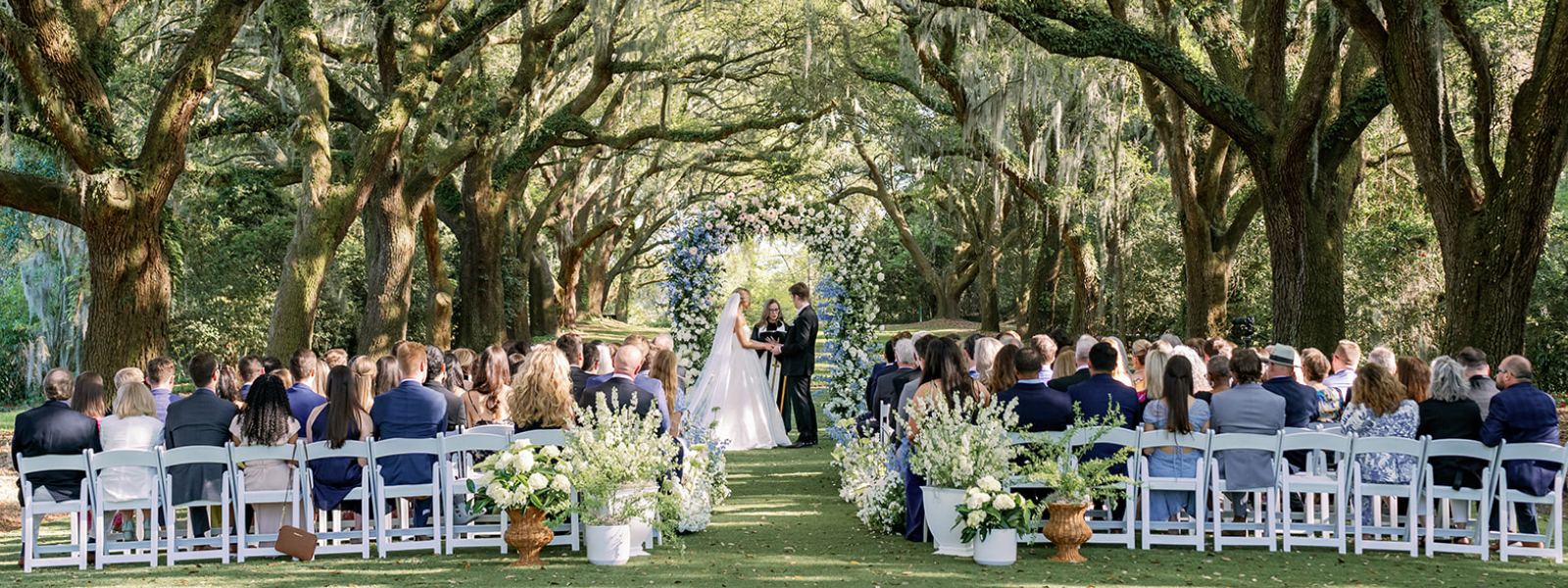 How to Find the Perfect Destination Wedding Planner